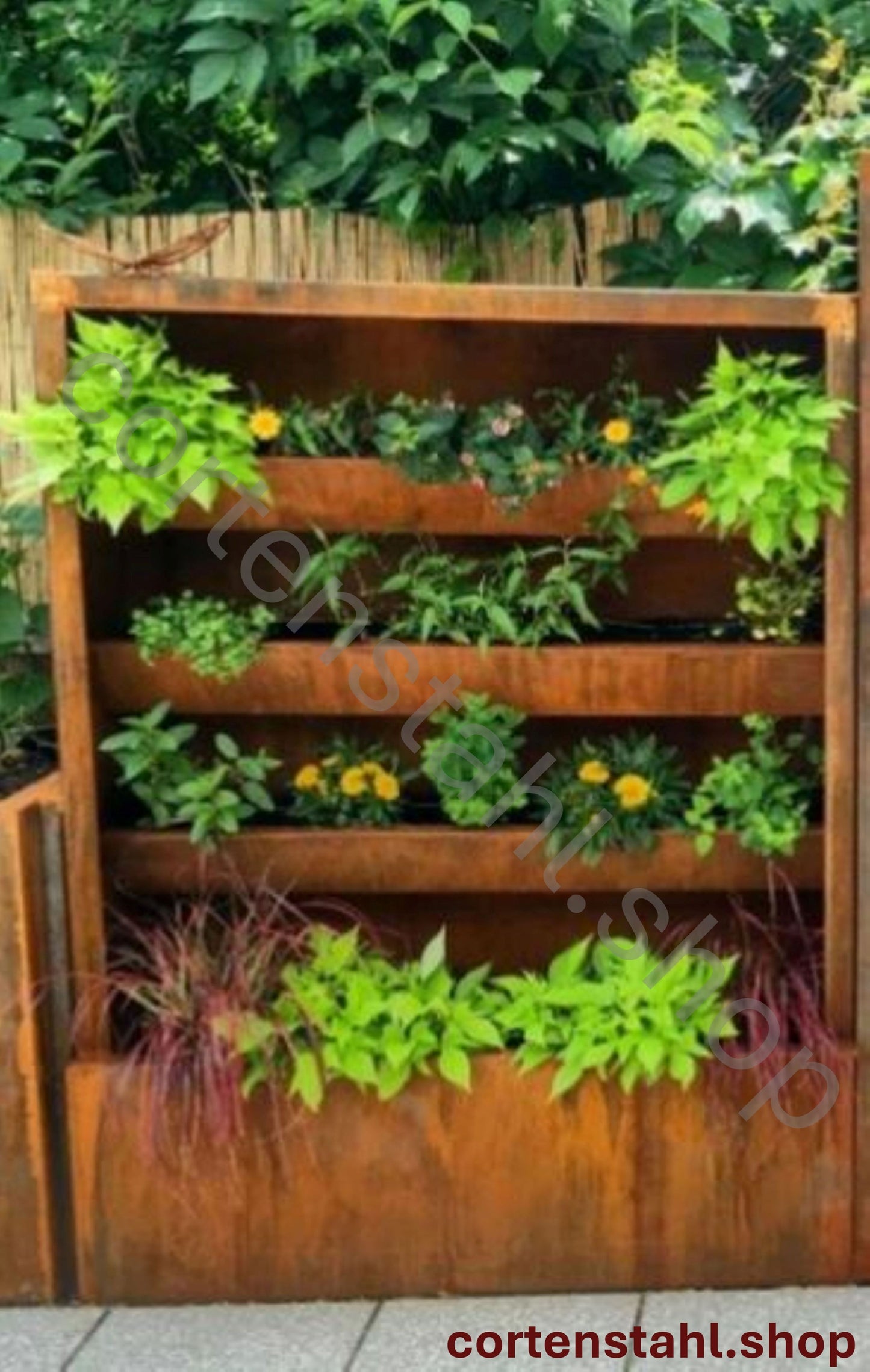 Vertikalhochbeet mit Rückwand